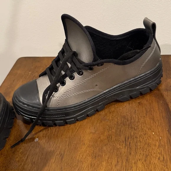 Metallic Grey Silver Black Lug Sole Low Top Sneakers - Picture 14 of 15